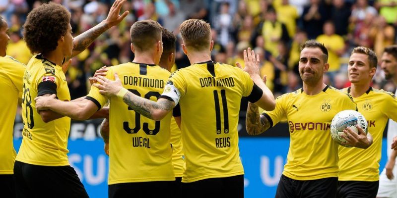 CLB Borussia Dortmund - Thế Lực Mạnh Thứ 2 Của Bóng Đá Đức 2 Phong cách thi đấu phóng khoáng và văn hóa đào tạo trẻ chất lượng